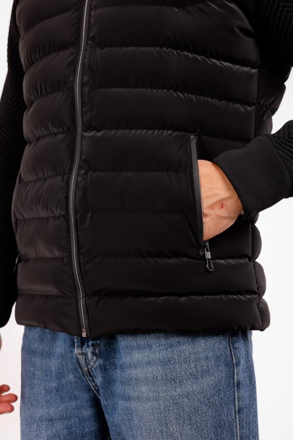 Vellum Kolları Triko İçi Astarlı Rüzgar Geçirmez Mont - Siyah - Decas (1)